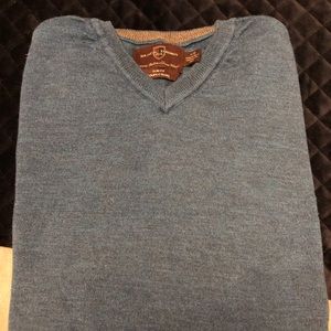 BlackBrown Italian Merino wool men’s V neck sweater